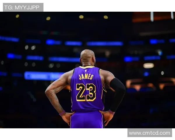 詹姆斯在湖人迎来新的挑战，他的表现将决定球队未来的命运